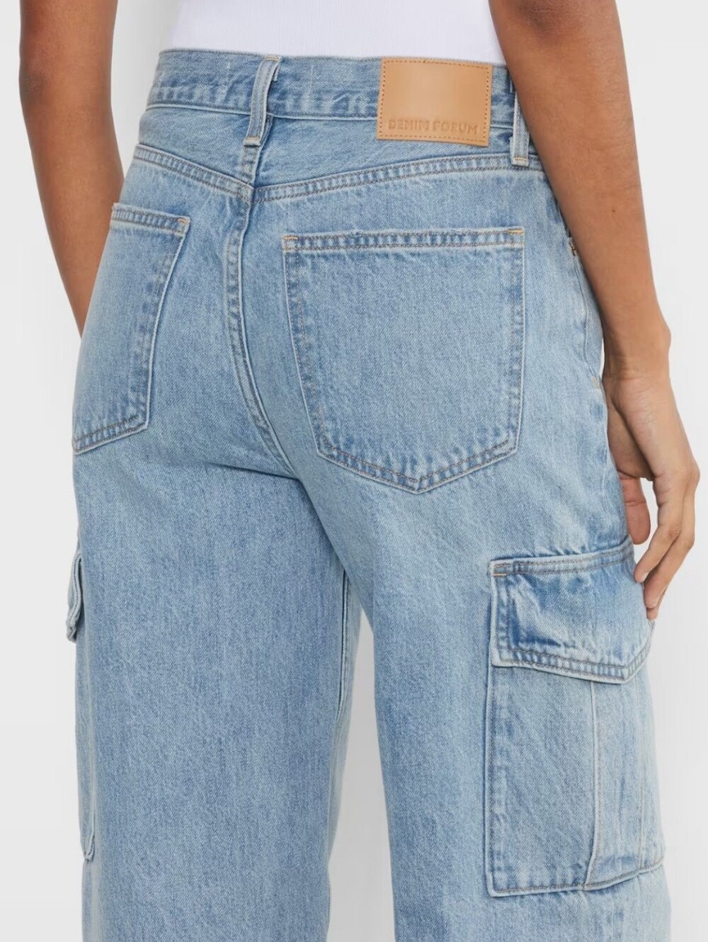 Aritzia Denim Forum Farrah‎ Hi Rise Wide Leg Cargo Jeans Size 31 - Picture 9 of 16